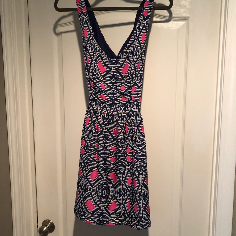 Adorable open crisscross back summer dress!